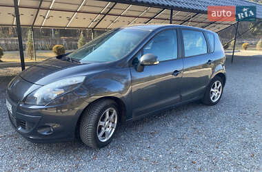 Минивэн Renault Scenic 2010 в Славуте