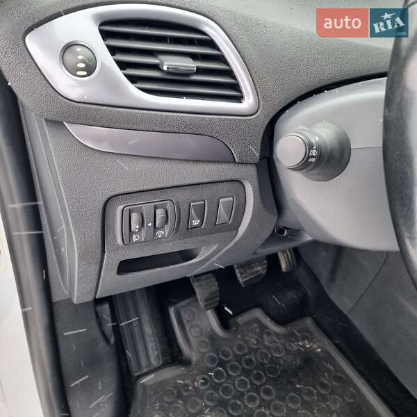 Минивэн Renault Scenic 2015 в Львове