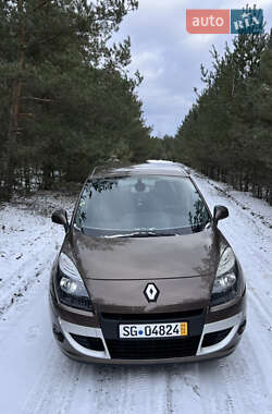 Минивэн Renault Scenic 2010 в Остроге