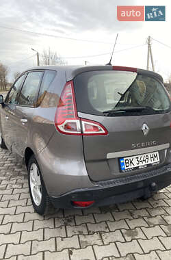 Минивэн Renault Scenic 2011 в Дубно