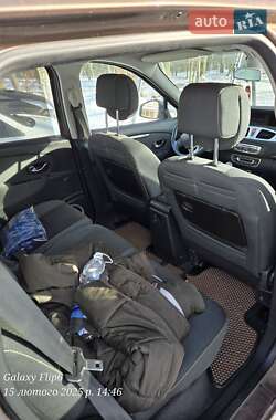 Минивэн Renault Scenic 2010 в 