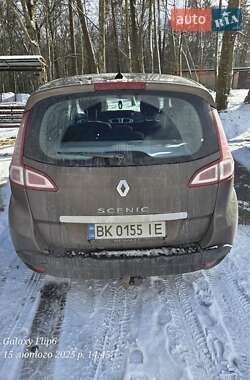 Минивэн Renault Scenic 2010 в 