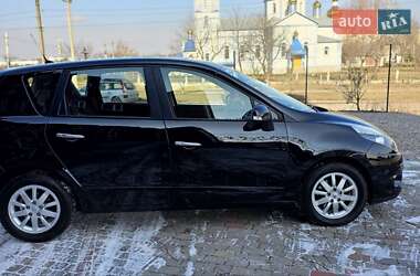 Минивэн Renault Scenic 2011 в 