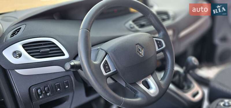 Минивэн Renault Scenic 2011 в Нововолынске