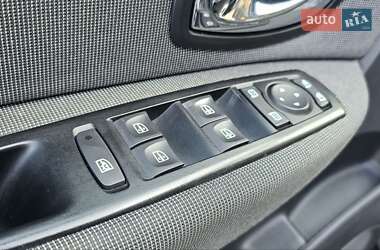 Минивэн Renault Scenic 2011 в 