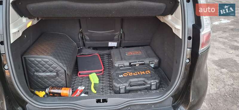 Мінівен Renault Scenic 2013 в Кривому Розі