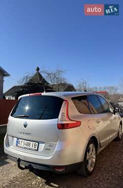 Минивэн Renault Scenic 2011 в 