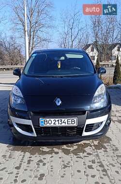 Минивэн Renault Scenic 2011 в 