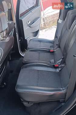Минивэн Renault Scenic 2011 в 