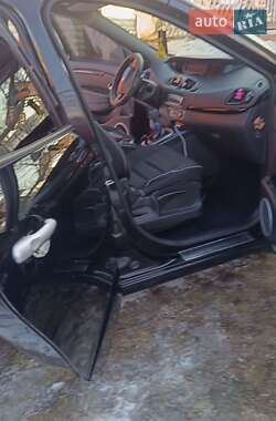 Минивэн Renault Scenic 2011 в 