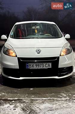 Мінівен Renault Scenic 2012 в 