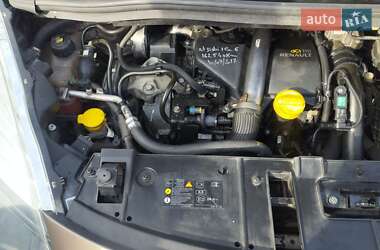 Минивэн Renault Scenic 2011 в 