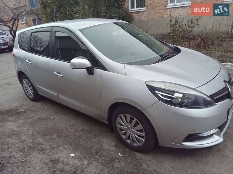 Минивэн Renault Scenic 2014 в Ракитном