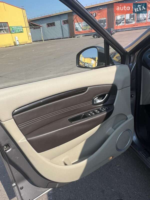 Минивэн Renault Scenic 2009 в Вишневом