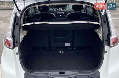 Минивэн Renault Scenic 2013 в 