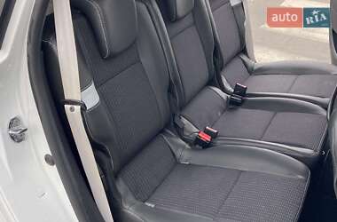 Минивэн Renault Scenic 2013 в 