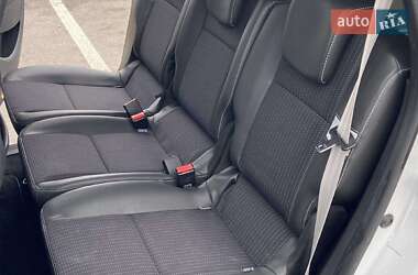 Минивэн Renault Scenic 2013 в 