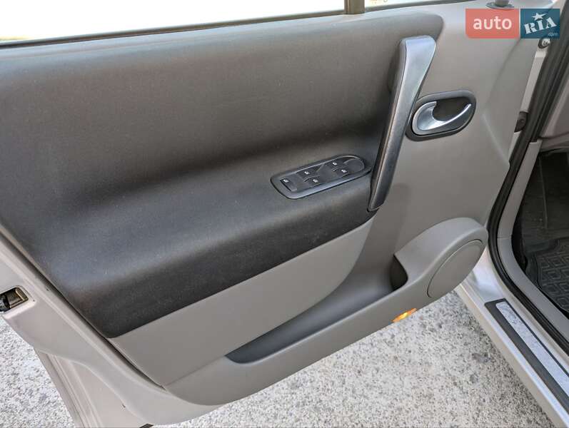 Мінівен Renault Scenic 2005 в Стрию