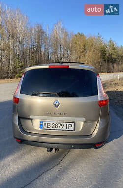 Минивэн Renault Scenic 2010 в 