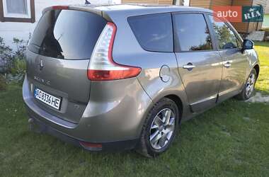Минивэн Renault Scenic 2011 в 