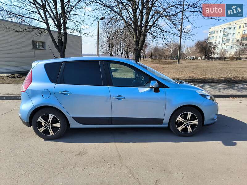 Минивэн Renault Scenic 2009 в Лозовой