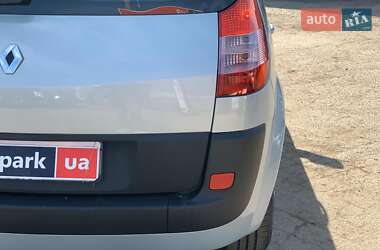 Минивэн Renault Scenic 2003 в 