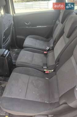 Минивэн Renault Scenic 2012 в 