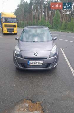 Минивэн Renault Scenic 2010 в 