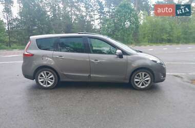 Минивэн Renault Scenic 2010 в 