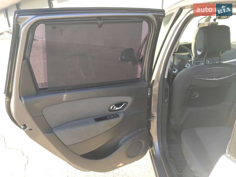 Минивэн Renault Scenic 2011 в Львове