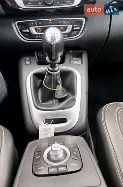 Минивэн Renault Scenic 2016 в 