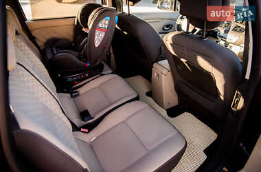 Минивэн Renault Scenic 2010 в 