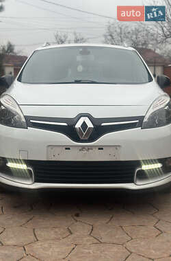 Минивэн Renault Scenic 2015 в 