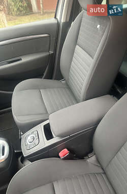 Минивэн Renault Scenic 2015 в 
