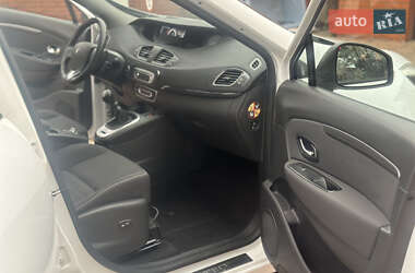 Минивэн Renault Scenic 2015 в 