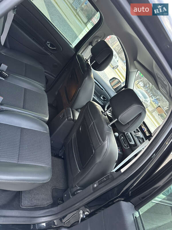 Минивэн Renault Scenic 2013 в Луцке