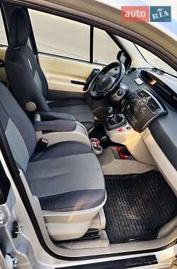 Минивэн Renault Scenic 2006 в 