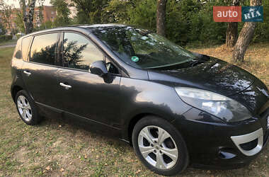 Минивэн Renault Scenic 2011 в 