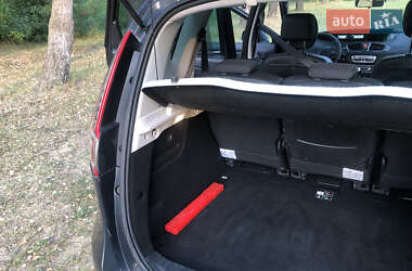 Минивэн Renault Scenic 2011 в 