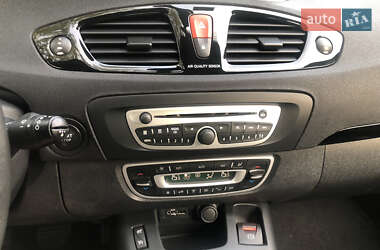 Минивэн Renault Scenic 2011 в 