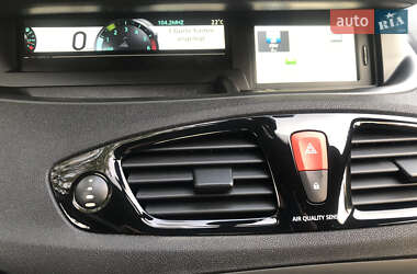Минивэн Renault Scenic 2011 в 