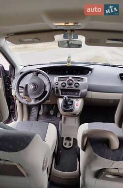 Минивэн Renault Scenic 2004 в 