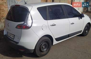 Минивэн Renault Scenic 2013 в 