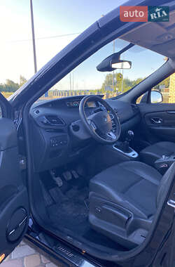 Минивэн Renault Scenic 2012 в 