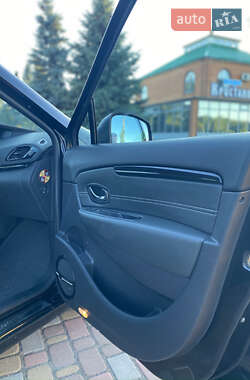 Минивэн Renault Scenic 2012 в 