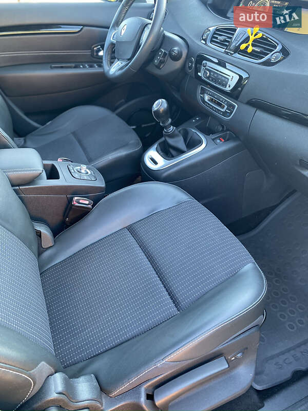 Мінівен Renault Scenic 2012 в Хоролі