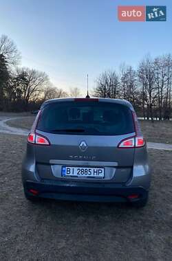 Минивэн Renault Scenic 2010 в 