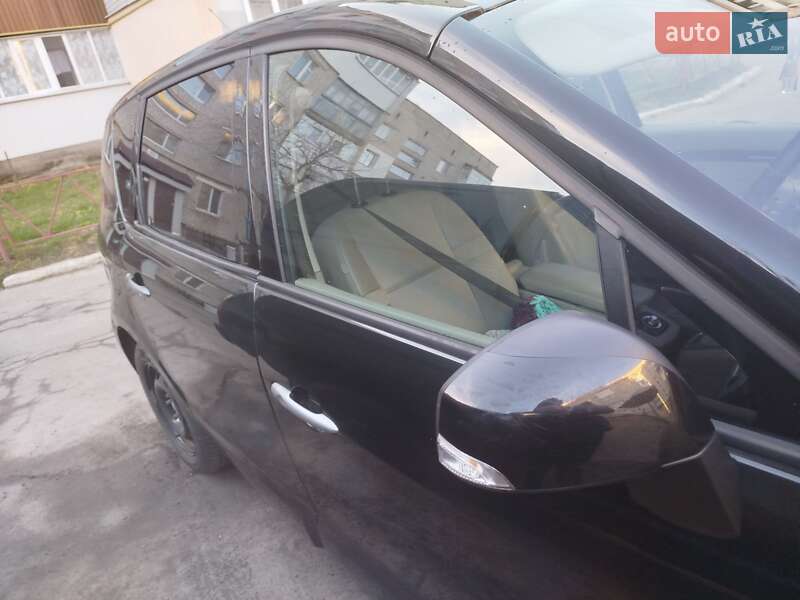 Минивэн Renault Scenic 2010 в Коростене