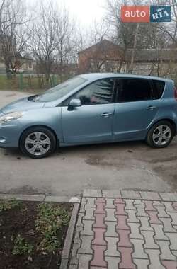 Минивэн Renault Scenic 2010 в 