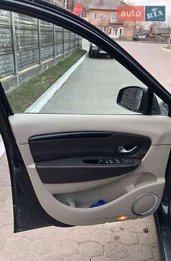 Минивэн Renault Scenic 2010 в 